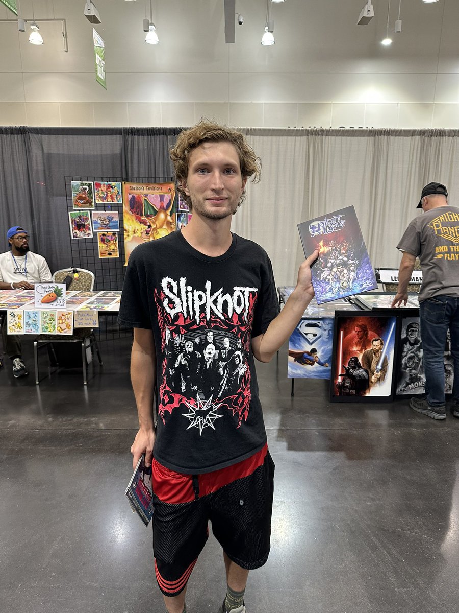 LoneWolfComics's tweet image. Great day at the ComiCon Erie! Thanks to everyone who stopped by to visit @RobMultari!