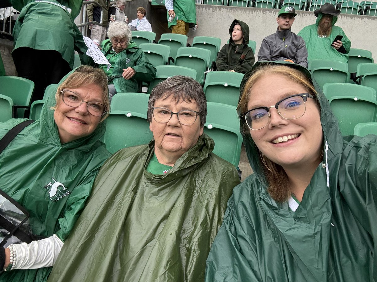 hbrown_'s tweet photo. #RidersLive https://t.co/NPIsHgloHV