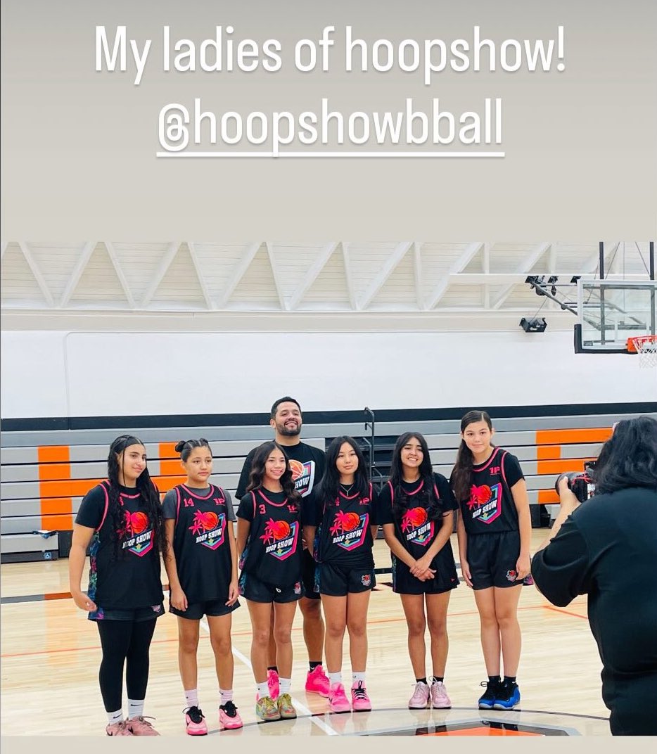 kb8thekid's tweet photo. Such a great media day today! All the kids got new uniforms, my league kids look great, my hoopshow ladies were killing it and can’t wait for the season to start 🙏🏾 and all at my Alma mater #panthers #prouduncle #prouddad #girldad #girlcoach #ladyhoopshow #hoopshow https://t.co/3jXgeJH0RF