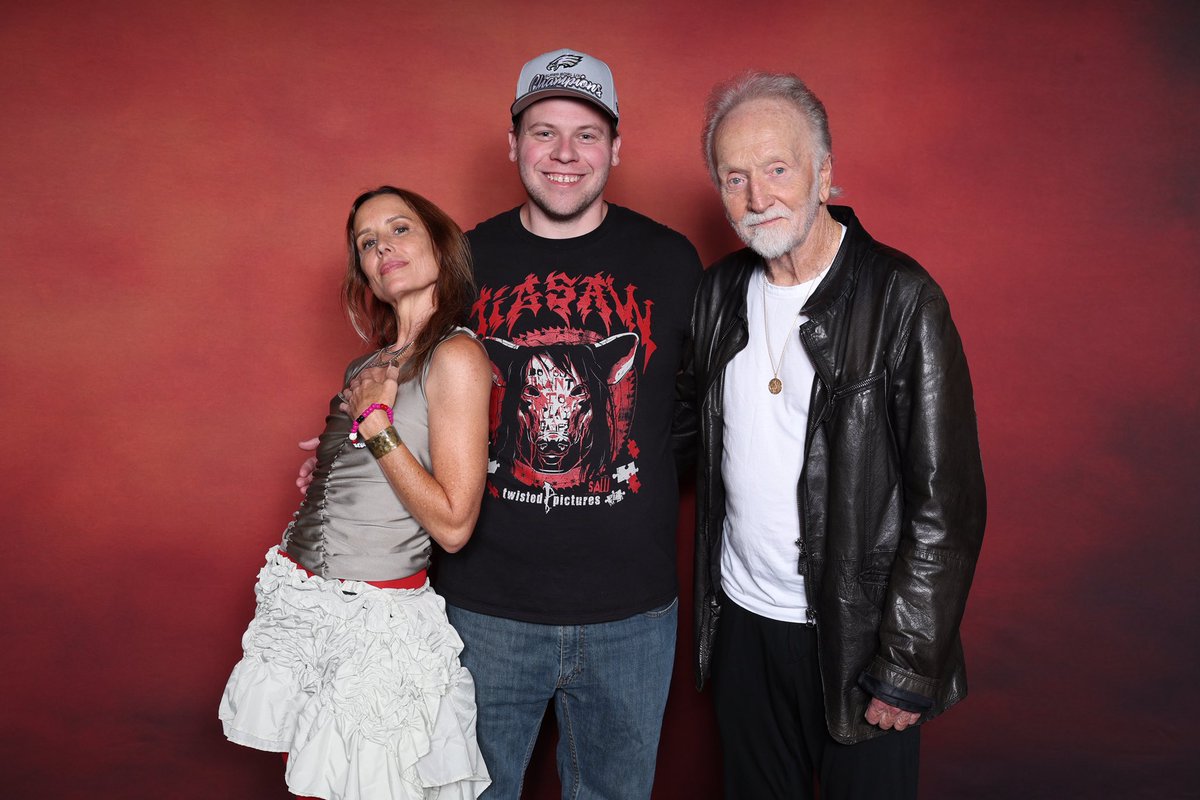 JurassicAust's tweet photo. This weekend has meant the absolute world to me. My handle may have “Jurassic” in it but my love for SAW is right up there with JP. Thank you @horrorhound for making these moments possible! 🙏🏼 #SAW #HorrorHoundWeekend #Jigsaw 🌀 https://t.co/nCvrb1wwDq