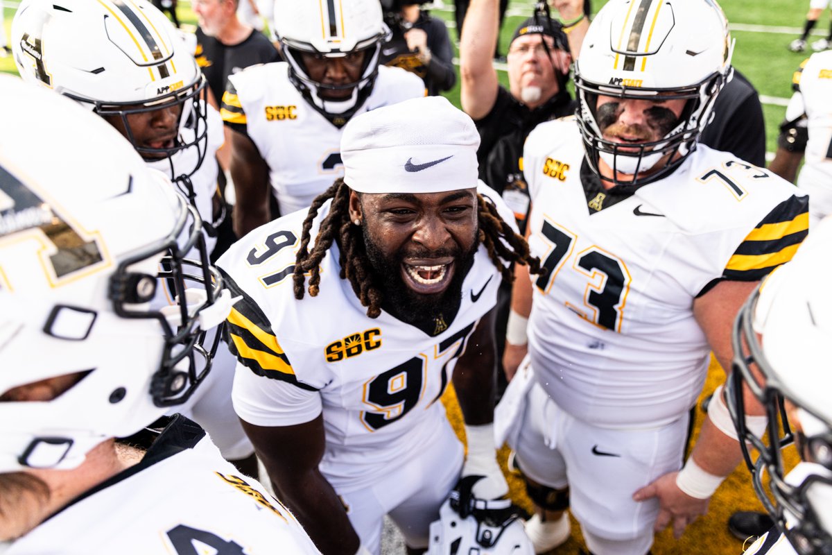 AppState_FB's tweet photo. Almost that time
#GoApp #BeatUSM https://t.co/04IyMQMMaF