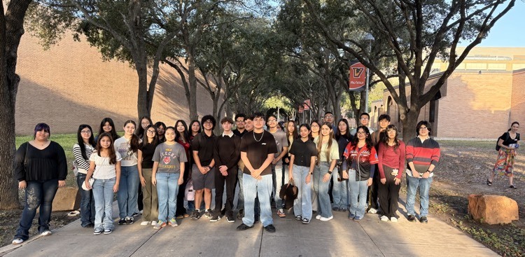 JCECHSRedWolves's tweet image. Carter students, teachers represent at UIL Student Activities Conference lajoyaisd.com/o/jcechs/artic…