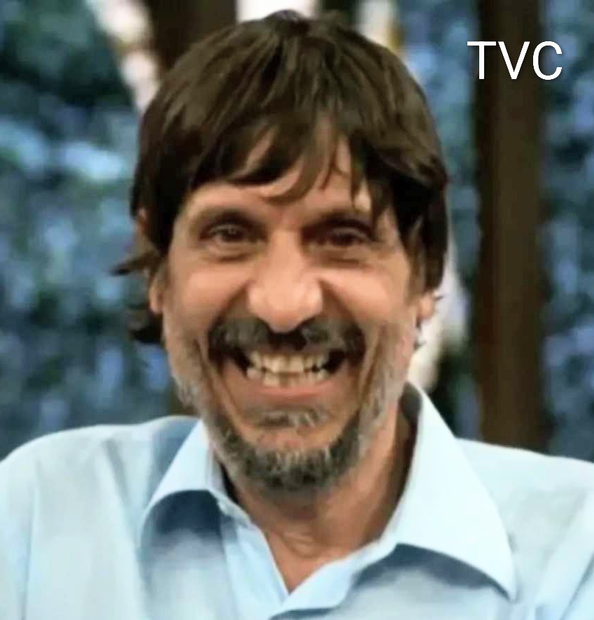 Tvcopacabana1's tweet image. A morte de Charlie Kirk e a polêmica reação de Eduardo Bueno expõem a face mais sombria da radicalização política. Quando a violência passa a ser celebrada, a democracia é a primeira a sangrar.
Veja matéria link abaixo 
tvcopacabana.com/a-morte-de-cha…
 #EduardoBueno #PUCRS #Polarização