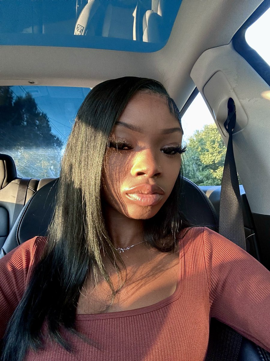 pprincessjay_'s tweet image. siri play, baby can you hearrrr my calllll🤎