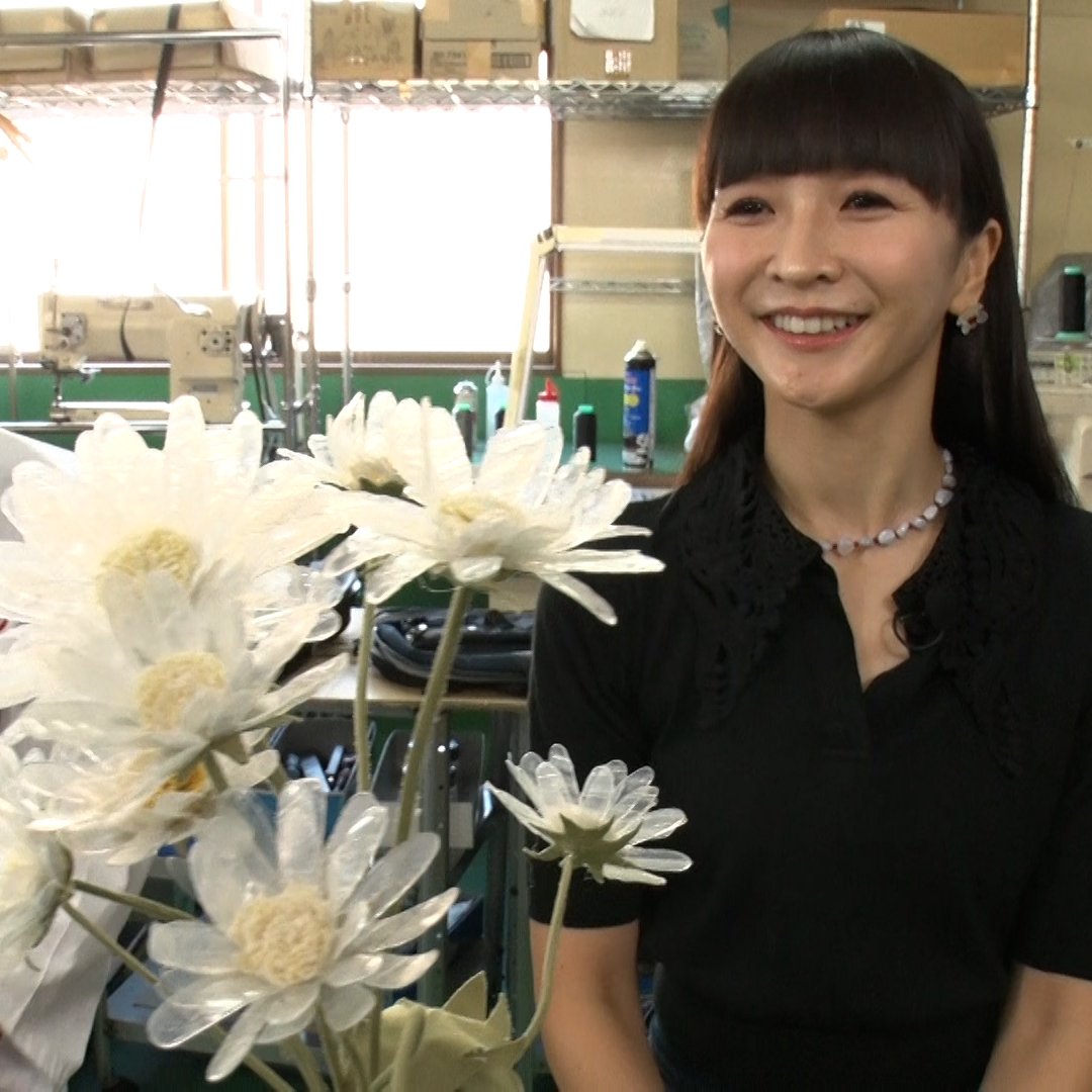 \SNS限定写真➈/
今日１２時から放送❗

#Perfume #かしゆか が
最新SDGsトレンドを体当たり取材💥

ビニール傘☔が
新たなモノに生まれ変わる😁

#prfm 
#何ひとつ無駄にしないプロジェクト