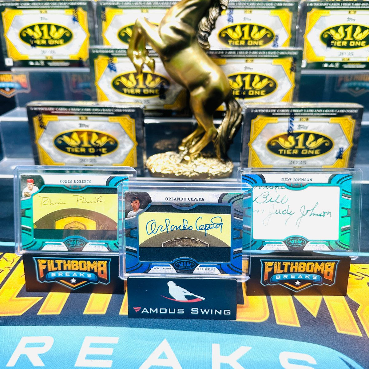 filthbombbreaks's tweet image. THREE CUT SIGNATURES IN ONE 2025 @Topps Tier One CASE 🤯🤯🤯

@DannyLackner is LIVE NOW ripping PYT Tier One cases — and the heat is real.

Get in while it’s hot! 🔥

🔗 fanatics.live/shows/84fc68b5…