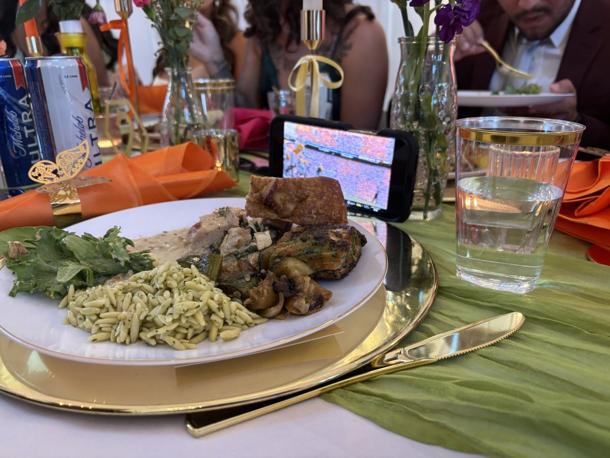 Whereiiswaldo's tweet photo. When you’re at a wedding but have money on the @GeorgiaFootball game 

@FDSportsbook https://t.co/vZrcGooIgf