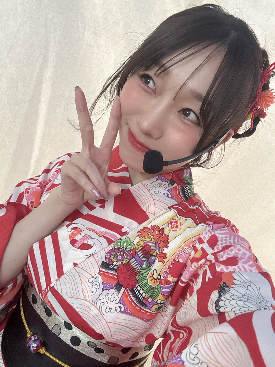 須田亜香里 (@dasuwaikaa) on Twitter photo 朝から浴衣を着て大須にいます☺️
今からテレビ愛知とメ〜テレのコラボステージ🎤
その後はまたじゃんけん大会いくよ!
#あたりまえ縁日 #テレビ愛知 #メ〜テレ 朝から浴衣を着て大須にいます☺️
今からテレビ愛知とメ〜テレのコラボステージ🎤
その後はまたじゃんけん大会いくよ!
#あたりまえ縁日 #テレビ愛知 #メ〜テレ