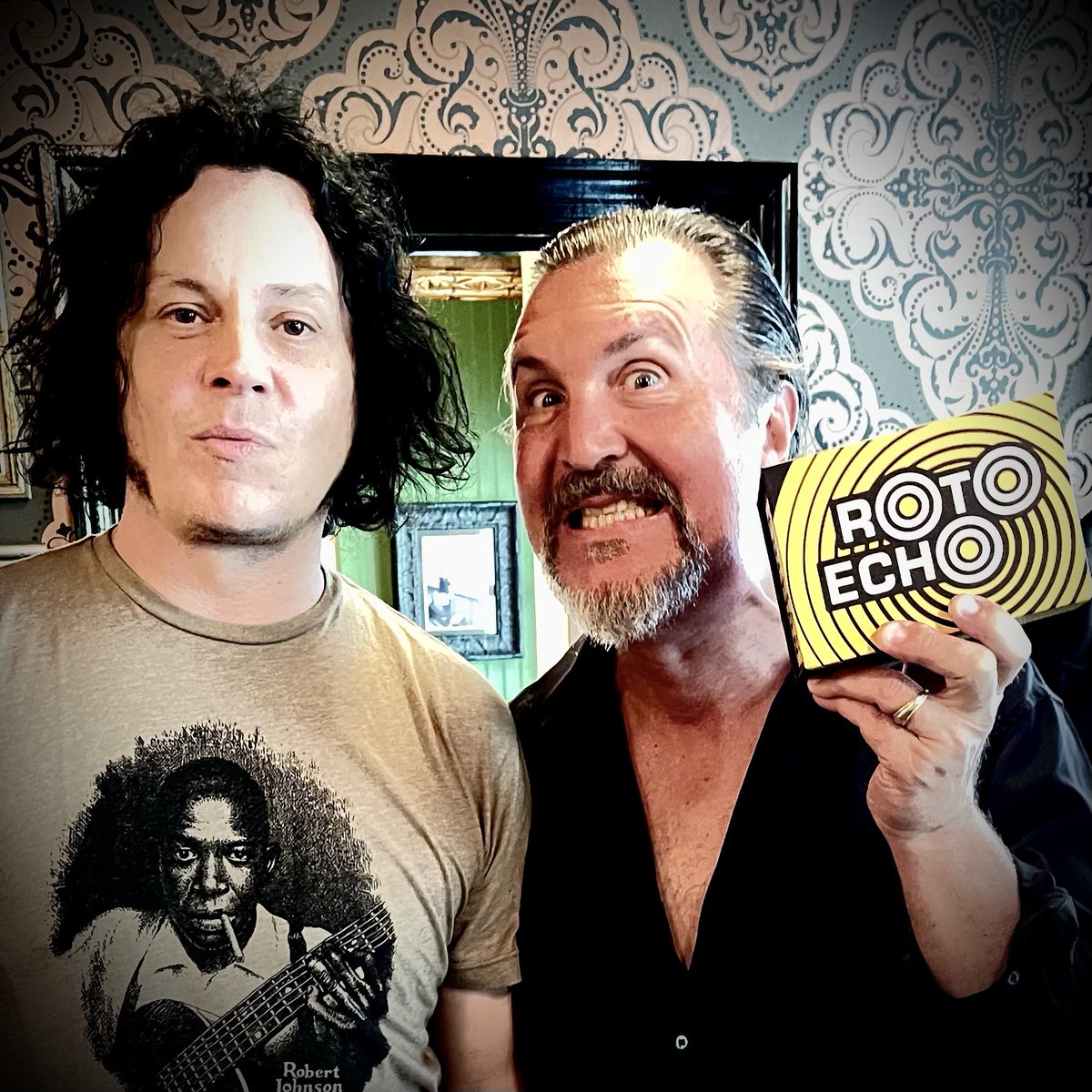 Big_Sugar_Music's tweet photo. New addition to my pedal board. Gonna need a pile of these!!! This machine causes temporary madness!!! #thirdmanrotoecho #rotoecho #thirdmanhardware #jackwhite #bigsugardub #tobaccohand Thanks Johnny Guitar, like I needed encouragement😸 https://t.co/Z5eYP8usRu