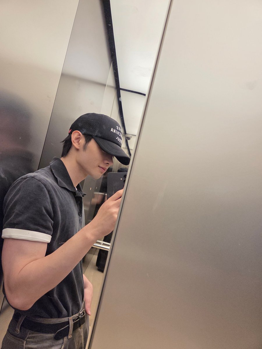 hi! i’m axel, looking for interactive moots.

— filo
— not new to #stantwt #kpoptwt 
— any fandom will do
— looking for moots/friends ! 

↻/♡ to spread, thank you.