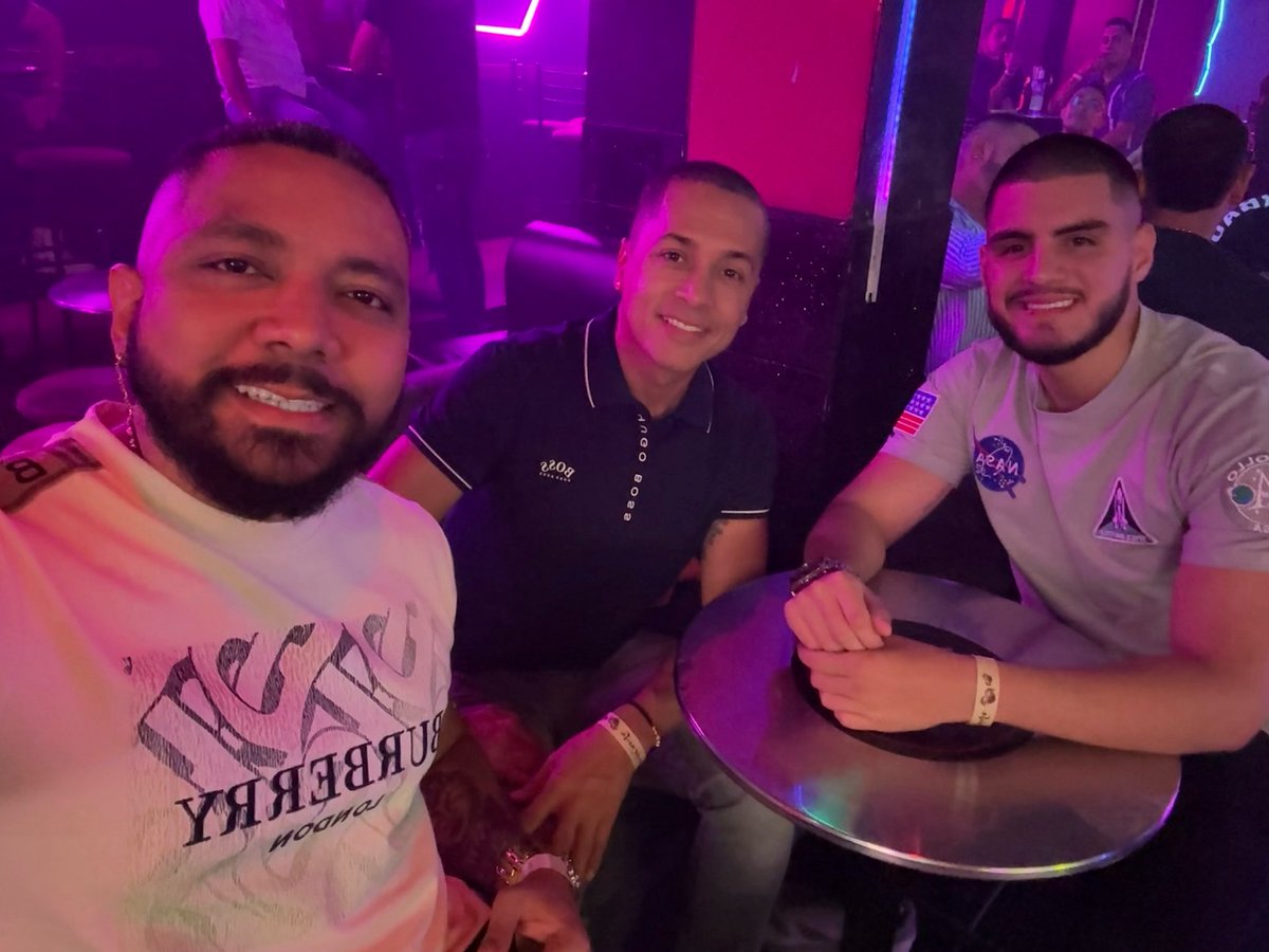 Iniciando la noche. 🥳