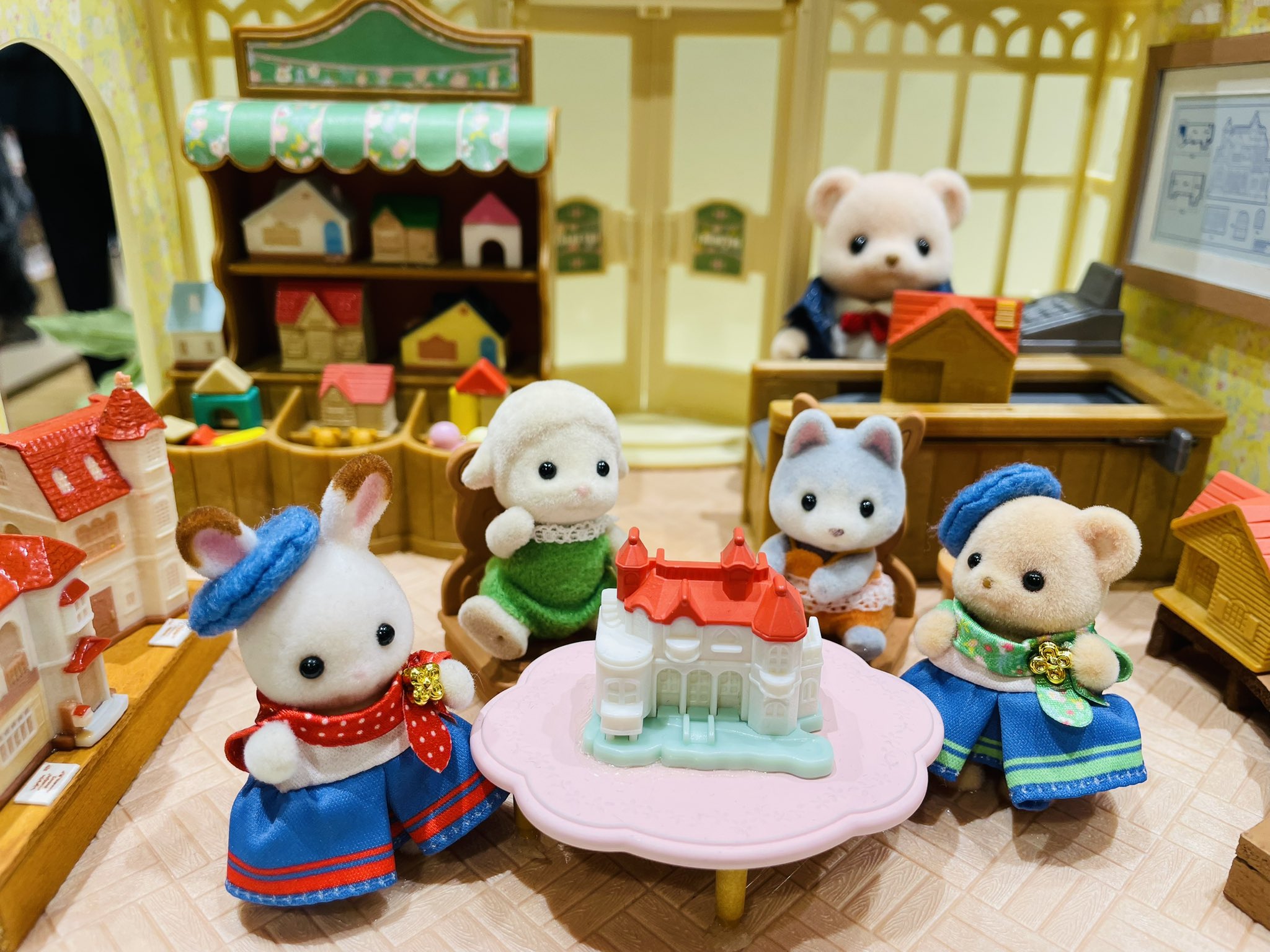 【訳あり❗️】首振りスタンドぺこちゃん　2体セット　未開封 新品未開封】不二家☆ペコちゃん人形☆ 75周年記念人形 未開封