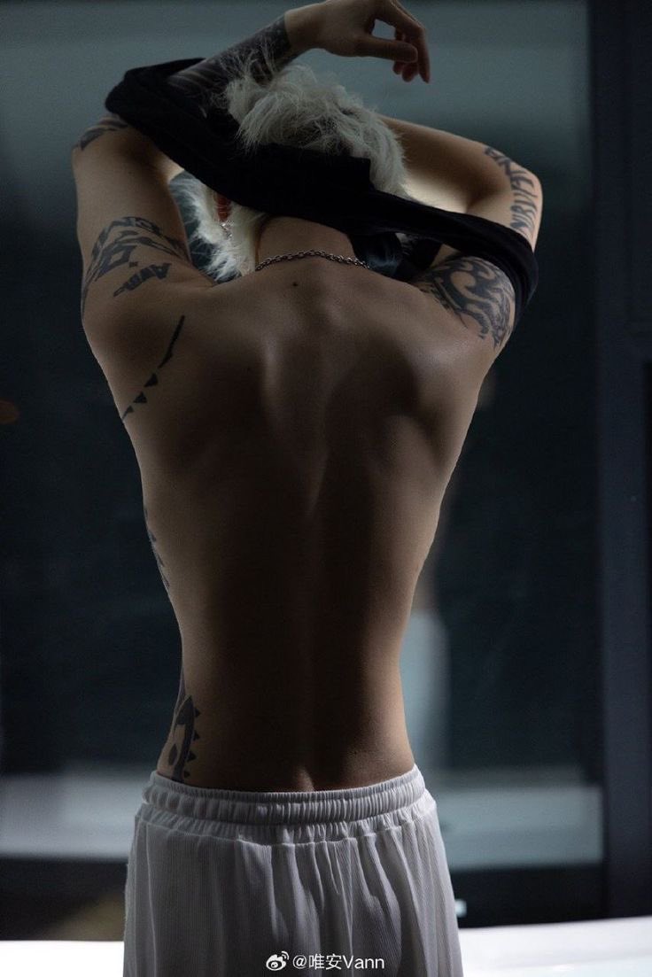 Ok u guys r probably getting sick of my “imagining xavier” like this posts but imagine xavier like this with his hermit tattoos or xavier with his galaxy traveler cape sword tattooed on his back