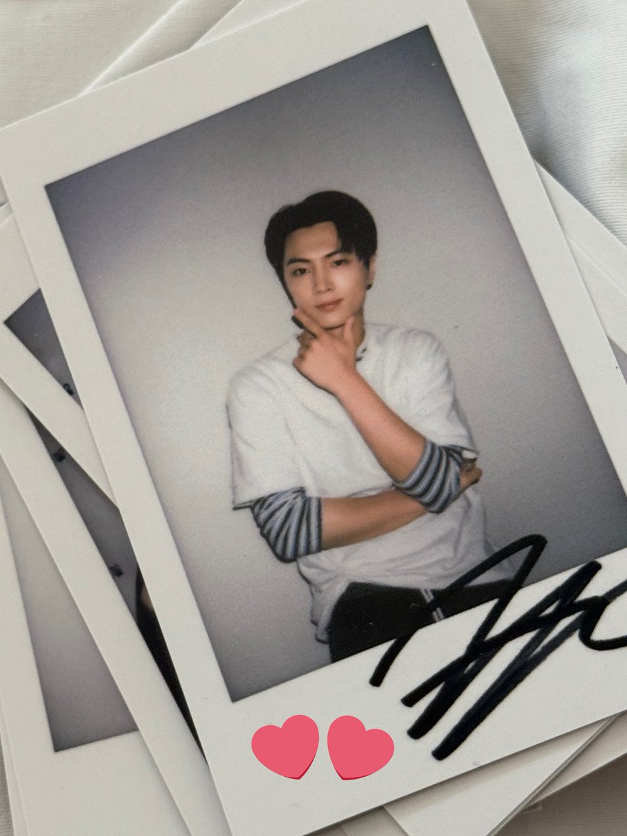 IS THIS JAY SIGNED POLAROID??????!!! OMGG