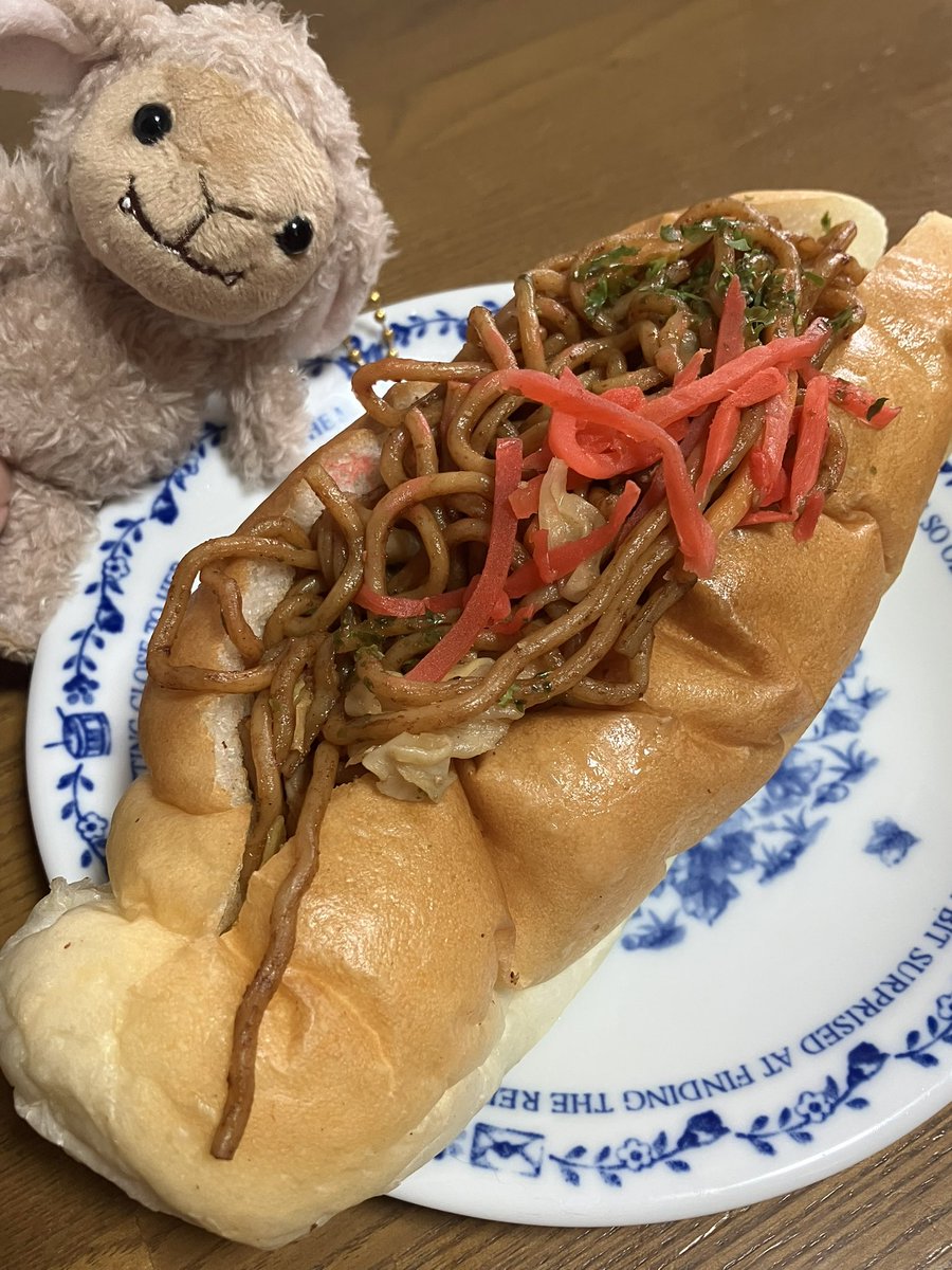 焼きそばパン 濃厚ソースの焼きそばパン | NewDays エキナカポータル