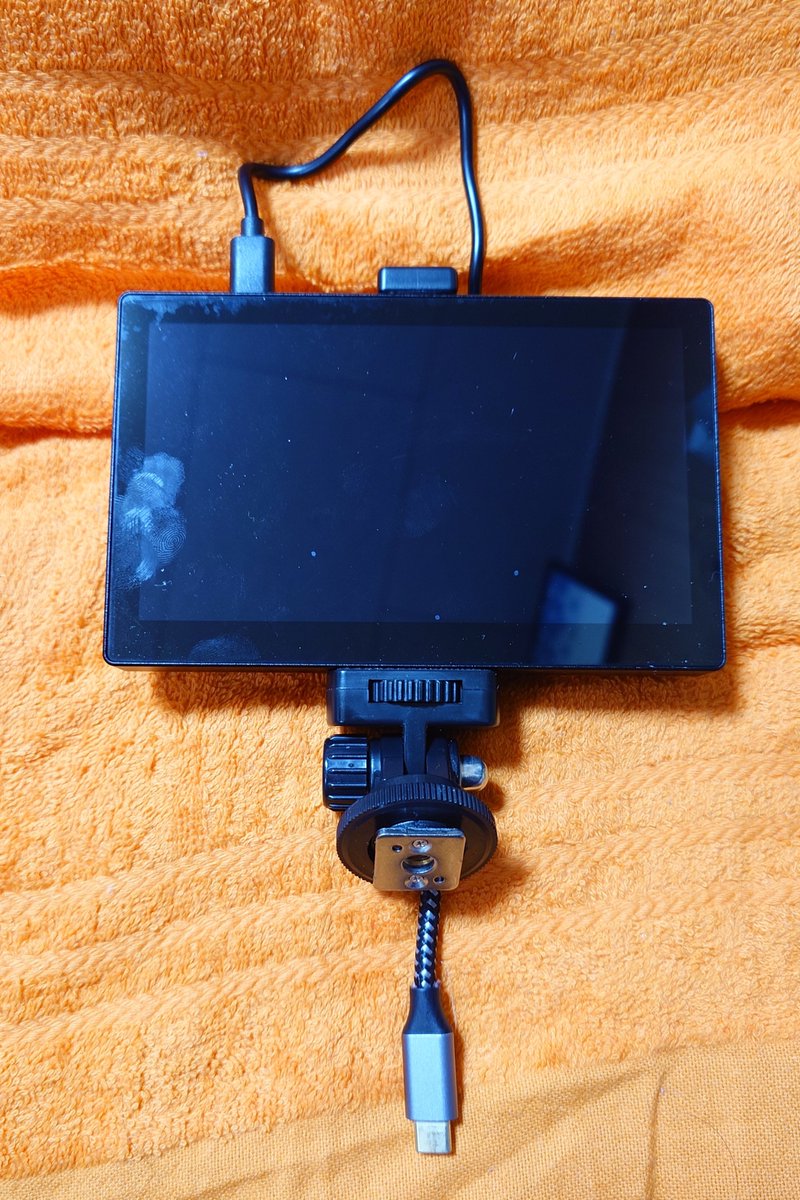 mani_mani_kun's tweet image. Retroid Dual Screenに頼らないDual Screenの動作の様子

ANBERNIC RG557
ANBERNIC RG406V
 
エミュ機への接続はType-Cケーブル一本のみ

ケーブル取り回しは再考の余地あり

#DualScreen
#ANBERNIC
#RG557
#RG406V