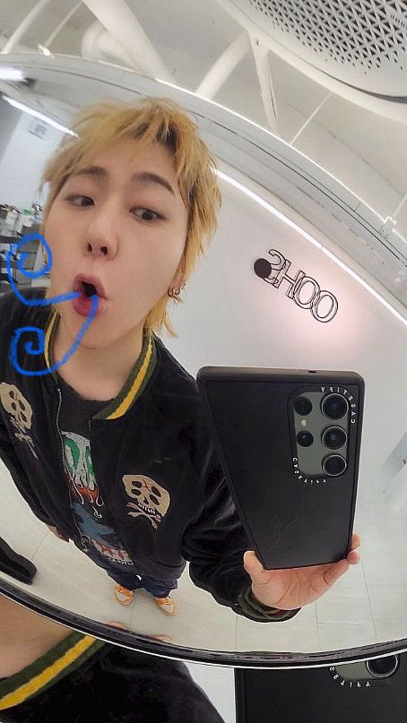 생일파티 못 가는 대신 집에서 혼자 지코바로지코생일축하나 할게요
ㅜㅜ