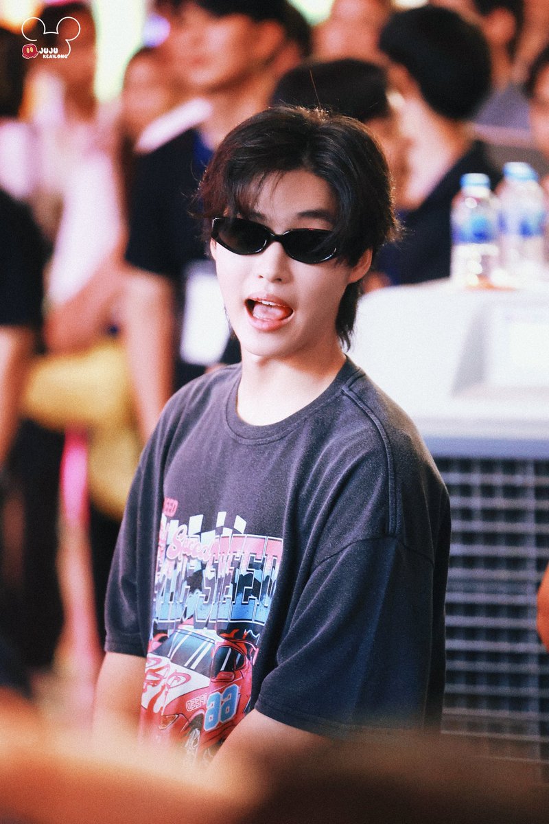 小虎牙🤓

LUKEMICK SERVING LOOKS

#MintAwards2025xLukeMick 
#lukemick #ลูคมิค 
#mickmetas
060925