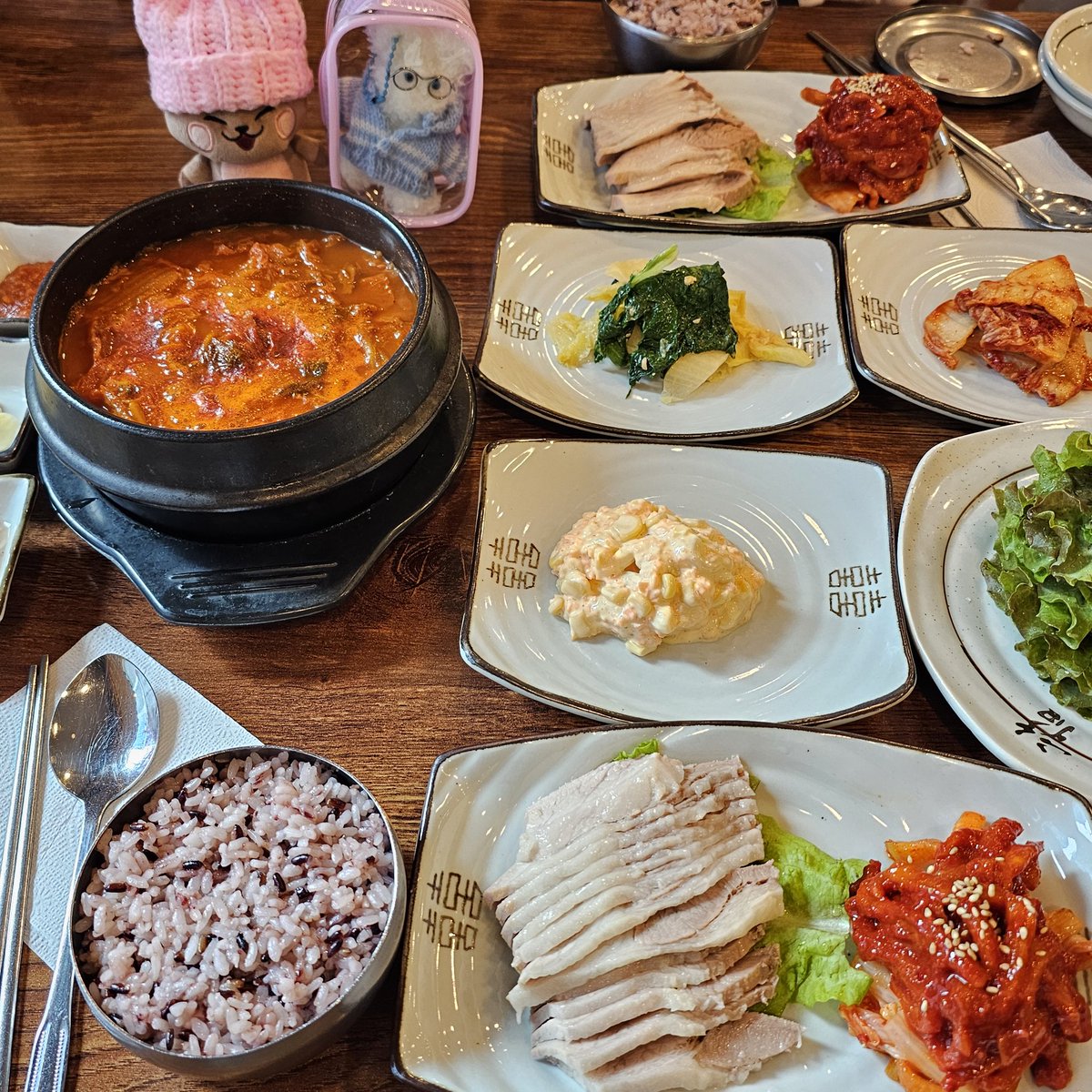 📍각시보쌈
각시정식 가성비 대박🥹🤤
콘서트 전에 든든하게 먹어두기!!

#서호야_호호불어먹어
#호두_하루_섭취량
<a href="/Delight_0109/">딜라잇🌙</a>