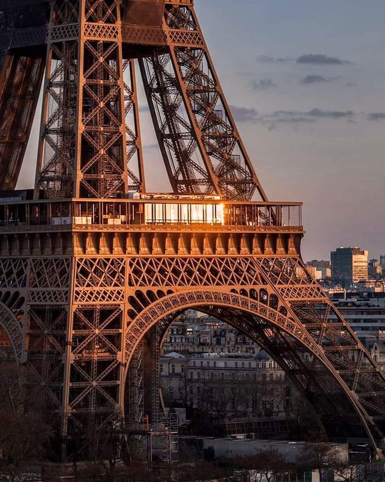 Lady iron - Eiffel Tower Paris.