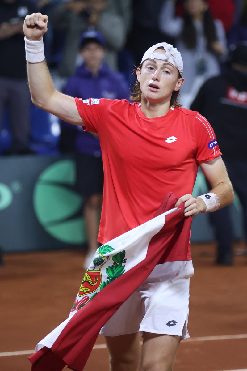 Es tu noche, Nacho… ❤️🇵🇪

En el court que lleva el apellido Buse en homenaje a sus antepasados, Ignacio y Perú vivieron un sábado histórico de Copa Davis. 🥹

¡Nos vemos en los Qualifiers 2026! 🛩️🫶🏻

#CopaDavis