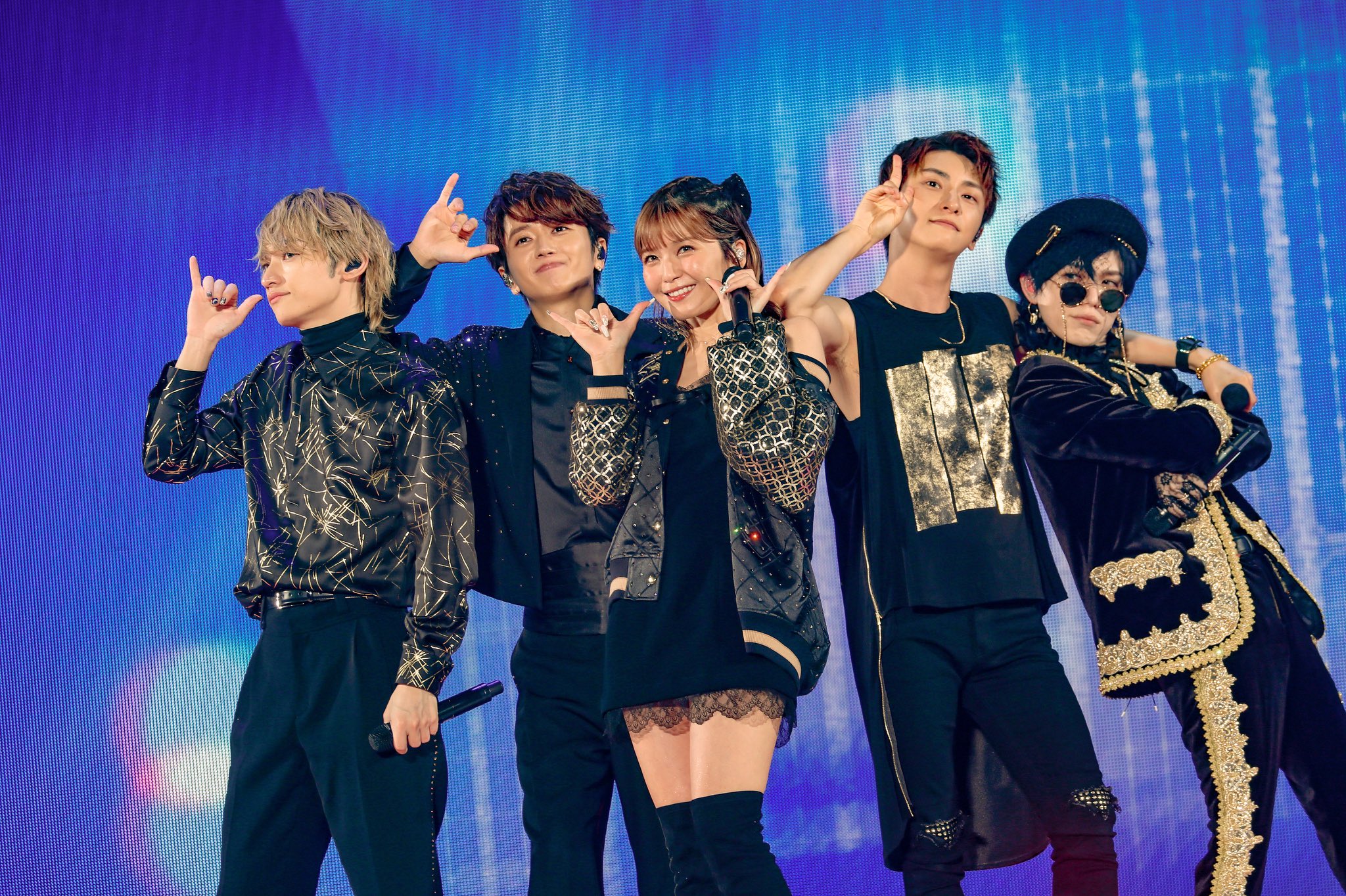 アイドル aaa NMIXX、ジニ脱退後初来日「AAA」レッドカーペットに登場＜2022