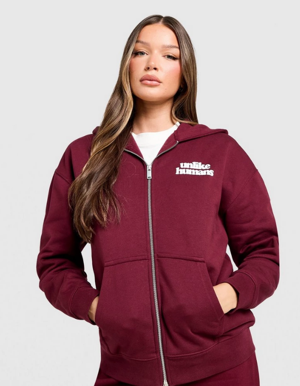 WellingtonShops's tweet photo. Autumn vibes are here! 🍁📷 Stay warm and stylish with cosy hoodies from @jdsportsus in Wellington Square. Perfect for layering as the weather turns cooler. What’s your favourite Autumn colour?
#AutumnAtWellington #WellingtonSquare #JDSports #CozySeason #ShopLocal https://t.co/MZKz7Yzul5