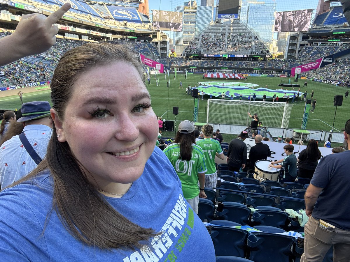 BurkeyShark's tweet photo. This is home!!! #soundersmatchday https://t.co/7VpY9K3Yvd