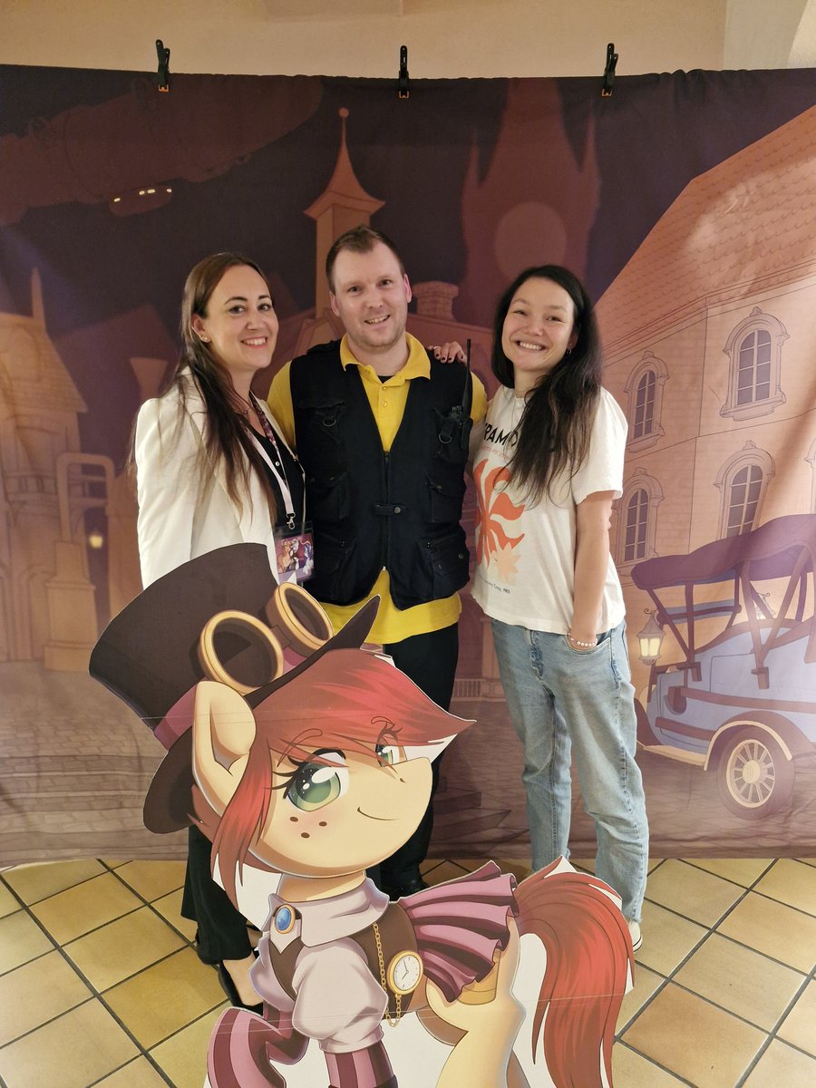 Danke nochmal an <a href="/JuliaMeynen/">Julia Meynen</a>, unsere deutsche Stimme von Mash Kyrielight 🛡 und Rubina Nath, deutsche Stimme von Siduri 🥻

Thanks again to Julia Meynen, our German voice of Mash Kyrielight 🛡 and Rubina Nath, German voice of Siduri 🥻

#FGO #FateGO #FateGrandOder