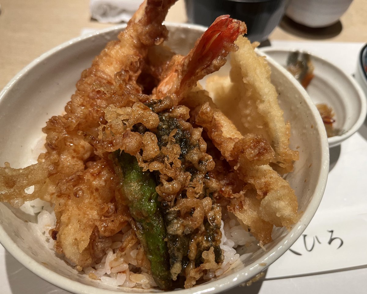 お気にのてんぷら屋さん、美味し過ぎる
値段も安い、2倍以上の価値あってビビる
あと、以前はよく来てたとはいえ、(転居したので)現在はだいたい年1くらいでしか来ないのに未だに覚えてるの凄すぎる