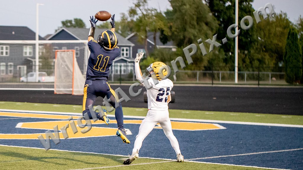 WrightActionPix's tweet photo. JV @ClarkstonWolves Football vs Oxford https://t.co/ebpYowuHcf<<<<MORE_PHOTOS #GoWolves #WrightActionPix sale proceeds go to #ClarksonAthleticBoosters #ClarkstonWolves #ClarkstonFootball @JeffKosin @CTownAthletic https://t.co/MFv4QeLuyb