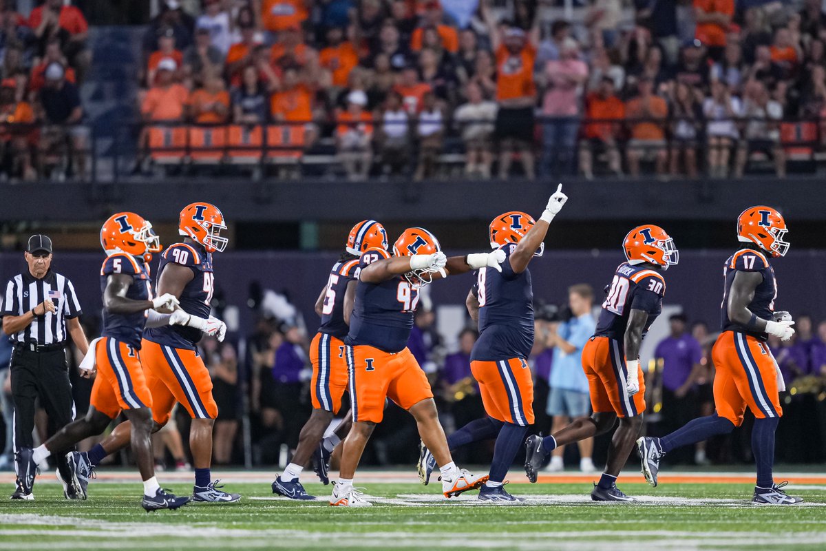 Illinois Football tweet media