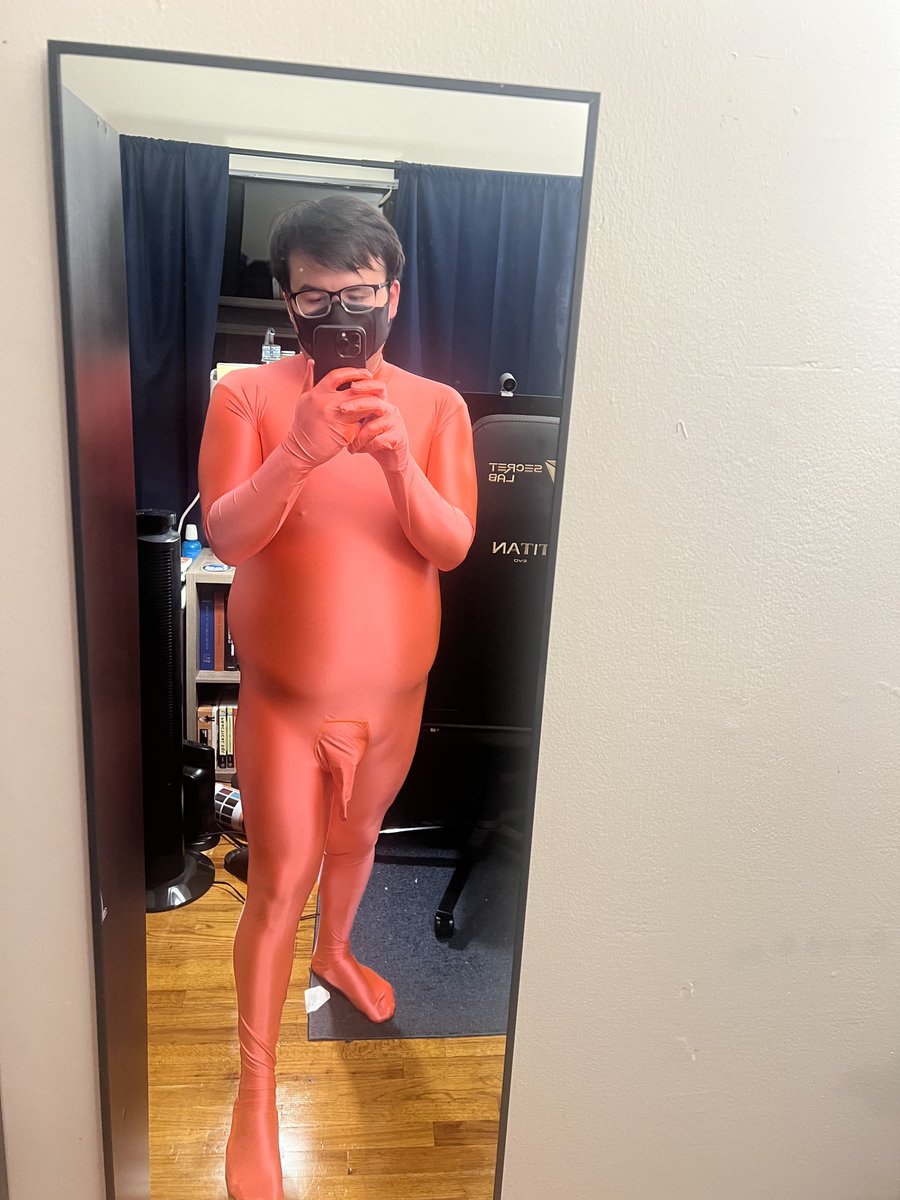 What would you do to this slave?

#slave #gayslave #breathplay #zentai #spandex #mask #kink #bdsm