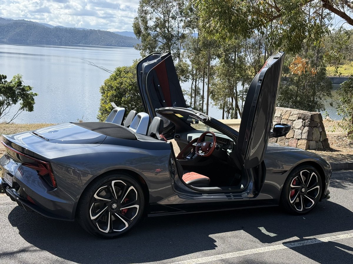 soggietoes's tweet image. Great day for a drive with the top down  #cyberster #mgcyberster #EVlyf