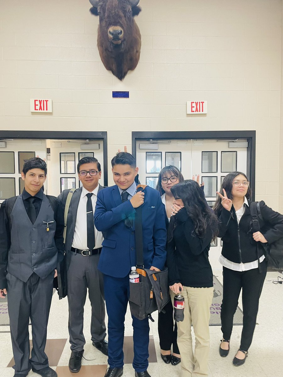 FerrisTXDebate's tweet photo. First tournament of the season at Buffalo ISD tournament that teaches! We had a great time and had some peach ice cream at Cooper farms after! Excited for a great year! @FerrisISD https://t.co/feVSlqMFxX