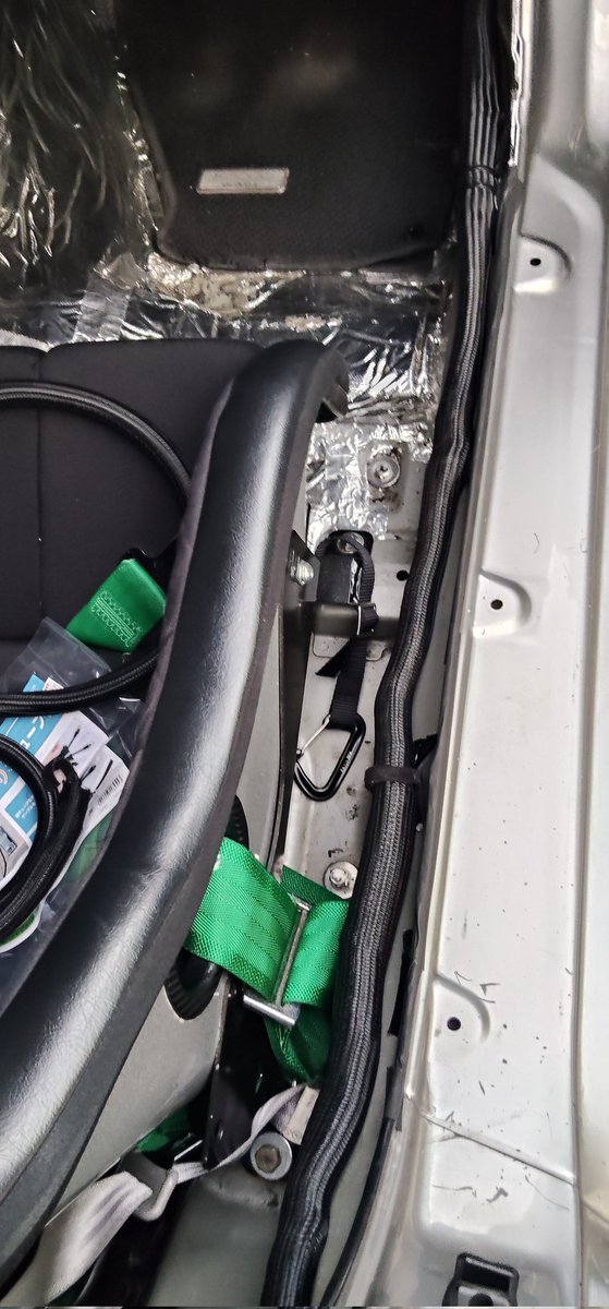 ヨドバシで売ってた配線カバー
見た目も良くて難燃で満足度高い