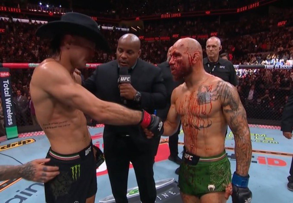 Shoguuuunn's tweet photo. Diego Lopes lives to Aura Farm dudeeeee 🔥 
#UFCNoche https://t.co/ei703EQUOA