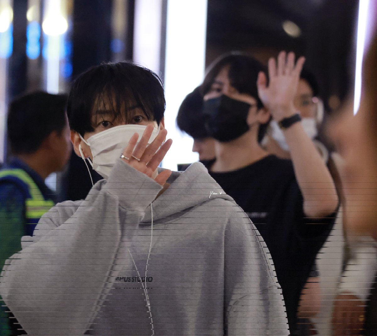 yyan_ELF's tweet photo. 20250913 CGK 🛫ICN

규~👦🏻 @GaemGyu 

#슈퍼주니어 #Kyuhyun #曹圭賢 #규현 #キュヒョン https://t.co/pGbSJ4Tdfb