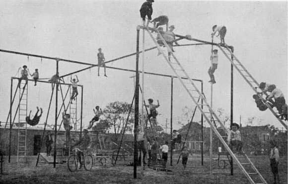 今の子供は昔に比べて過保護だとか言うけど昭和の子供はどないやねんと思ったら想像の8倍くらい危険なことやってた