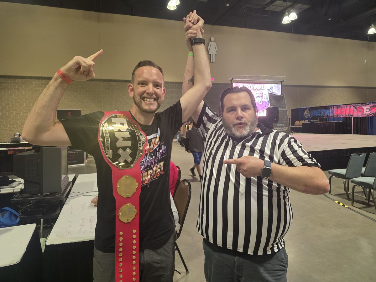 GameModeRetro's tweet image. Champion of UMK3 and @RetroCompariso1 3 years in a row for No Mercy. Great day! #retroworldexpo