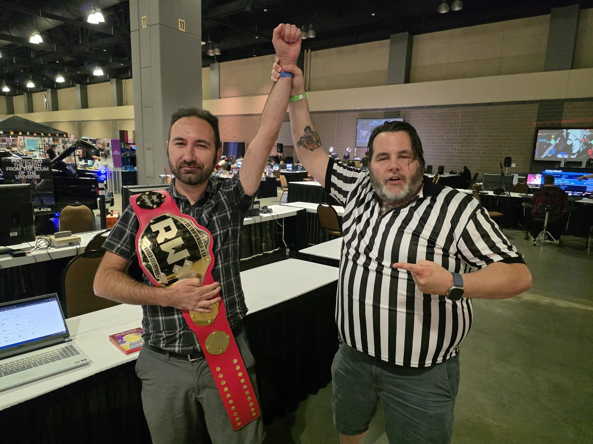 GameModeRetro's tweet image. Champion of UMK3 and @RetroCompariso1 3 years in a row for No Mercy. Great day! #retroworldexpo