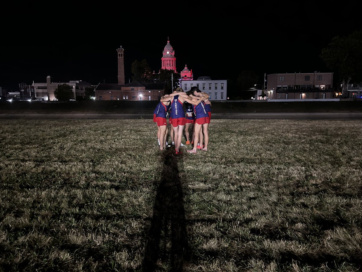 Middie XC tweet media