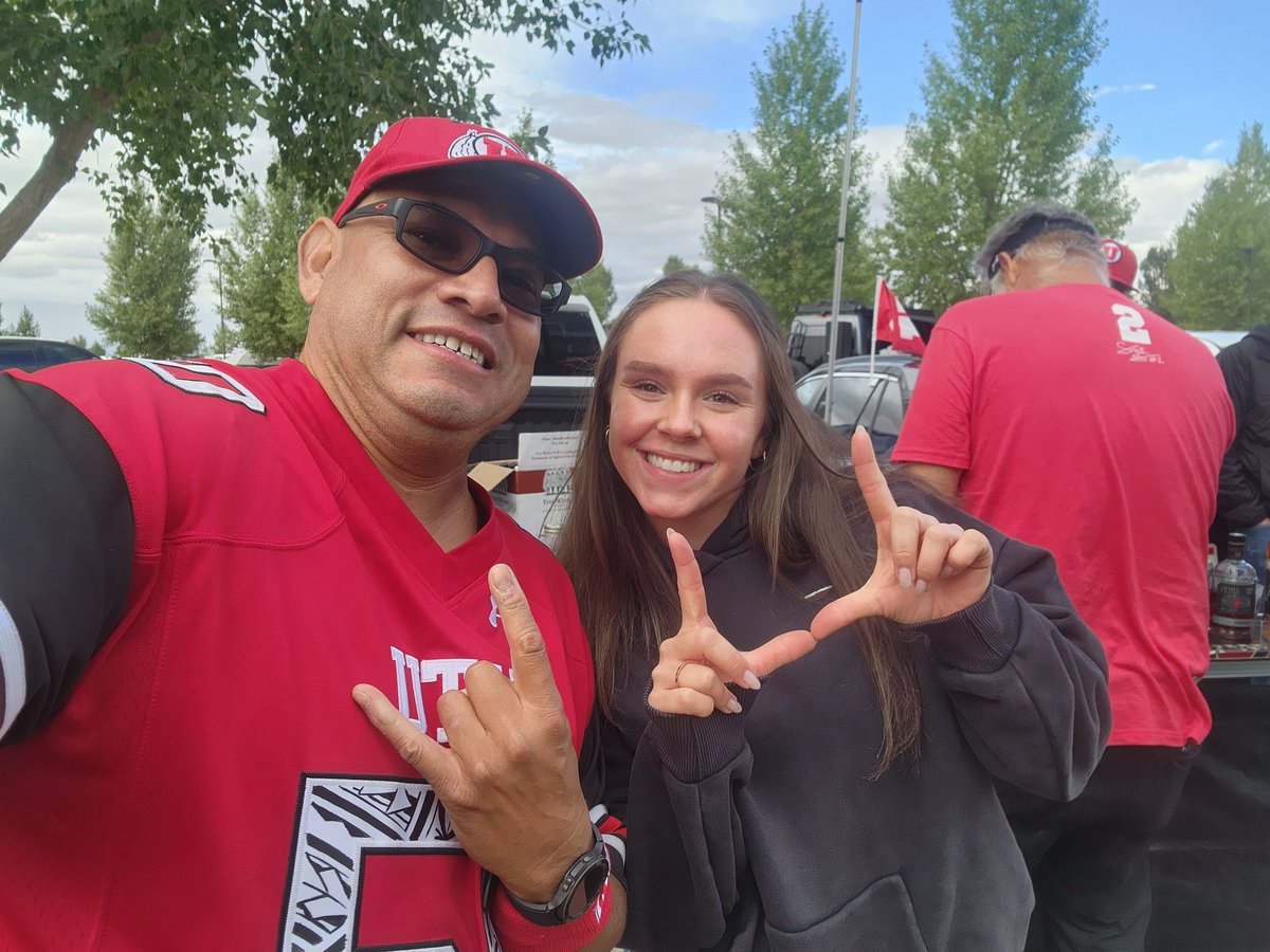 caraleones54's tweet photo. Our Best @UtahGymnastics stop in our #GamboasTailgate to say hi. @maile_okeefe 🙏❤️🖤❤️🙌 #GoRedRocks #GoUtes https://t.co/mIjCmrx80y