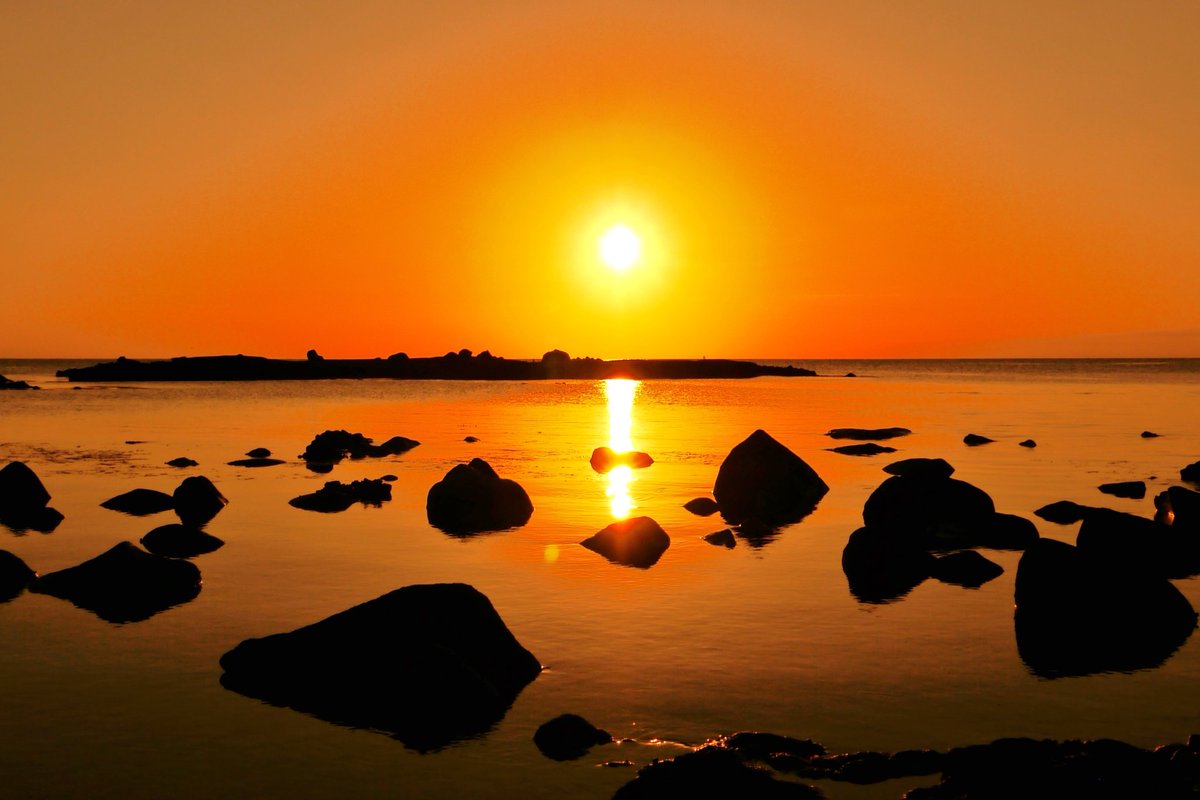 おはようございます😊

雨の休日になりました☔😰

この先　雨の日が続きそうです☔🌨️

素敵な休日をお過ごし下さい(⁠๑⁠♡⁠⌓⁠♡⁠๑⁠)