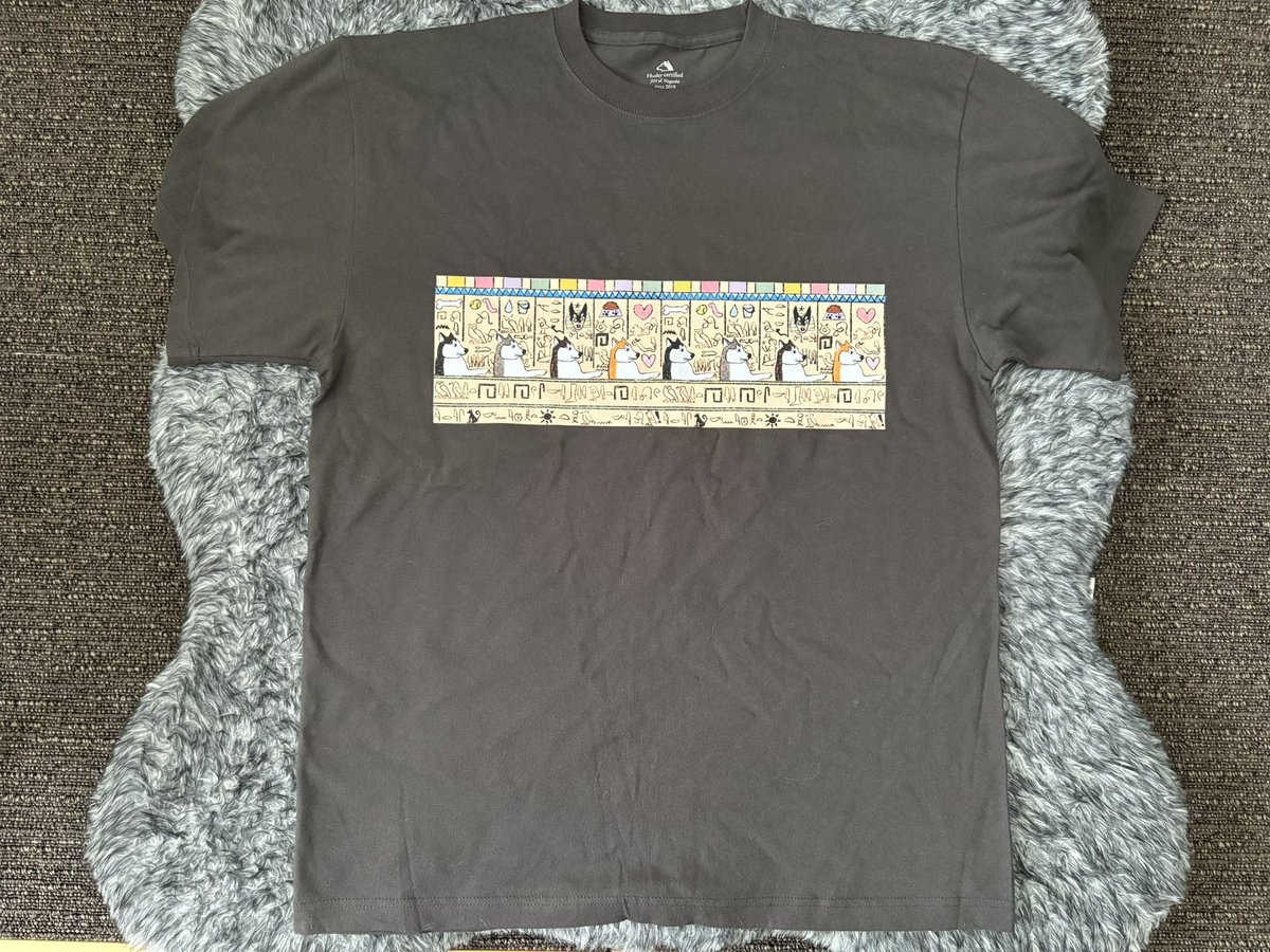GOGO72027211's tweet photo. 【HODグッズ情報】

5000年の時を越えハスプト壁画がやってきた！！
偉大なファラオ、シベハス３世の墓壁に描かれているものです
敢えて写真を掲載していませんが、背面にNewキャラがっ！！

オンラインショップで公開しました
みんな買ってね〜

@irislady_husky

https://t.co/h14dFYELSc https://t.co/UWgxMu471S