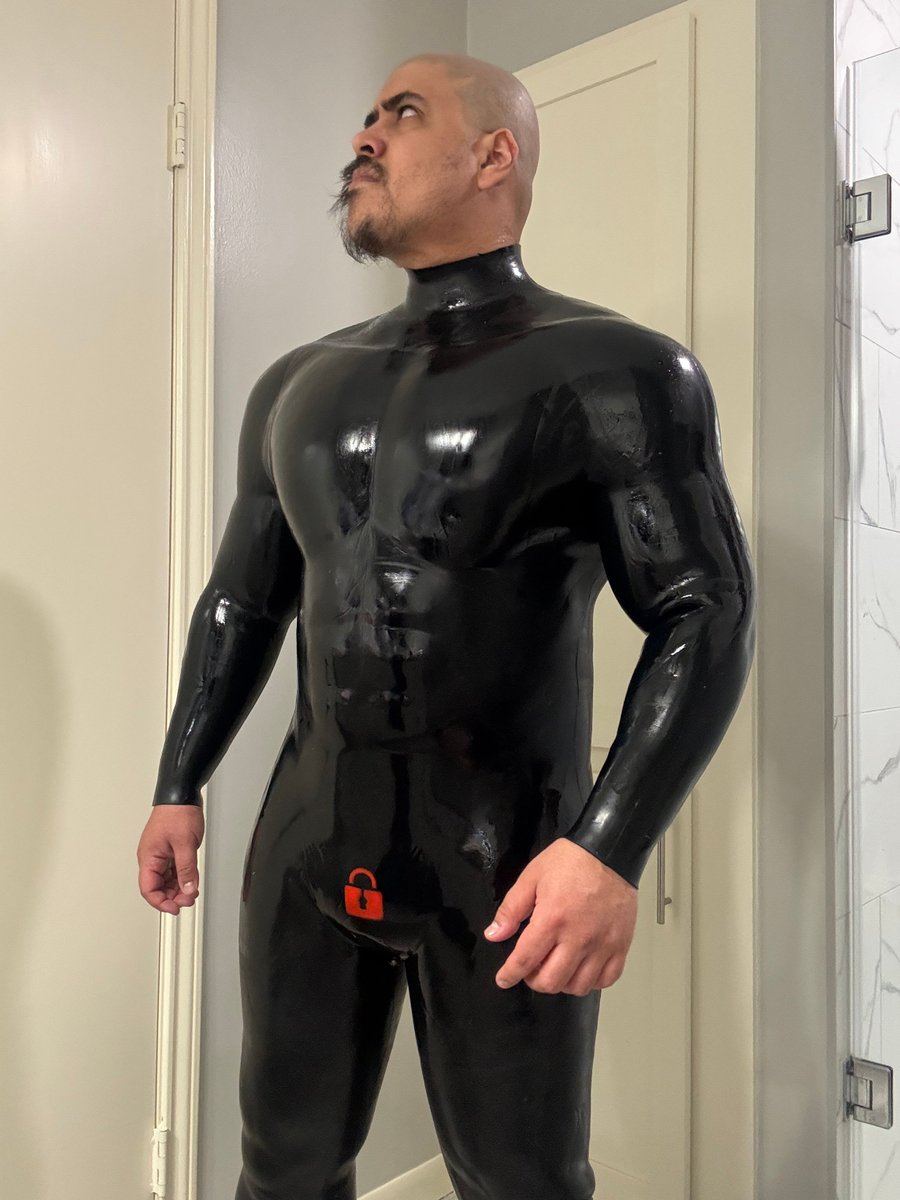 All droned up and ready to stream!! Live now playing Peak and MORE with buddies for the night! In my muscle suit 😵‍💫 come hang and drone out! 

twitch.tv/buffbullmac