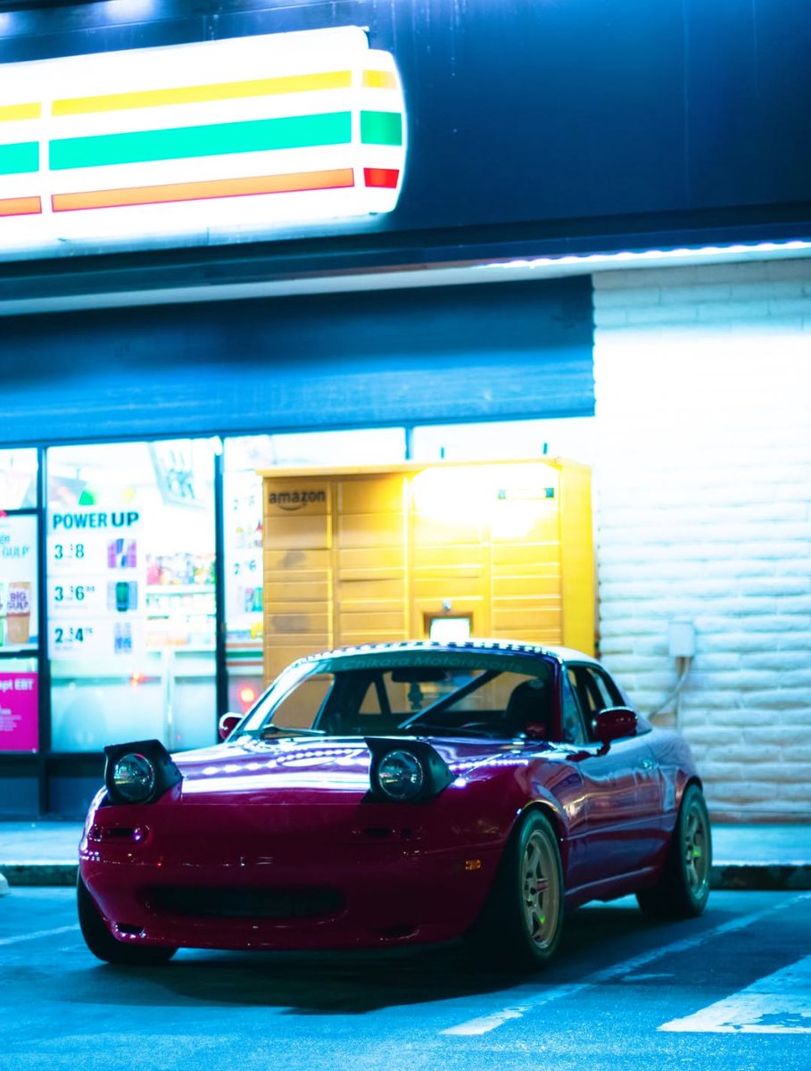 Hot dogs and big gulps 💯

📷IG: coolmiatabra