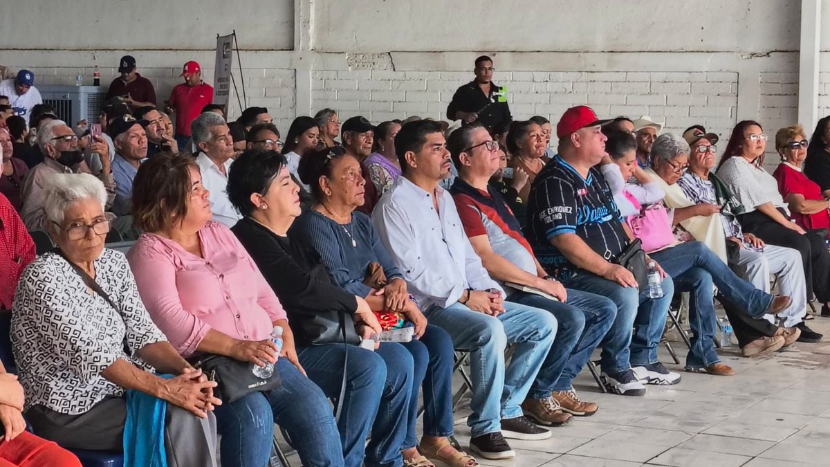 MultimediaCabrk's tweet photo. El Cuarto Informe de Alfonso Durazo fue el más visto en la historia de Sonora, con miles de reproducciones y tendencia nacional. Destacó reducción de pobreza, más empleos y finanzas sólidas, además de afirmar que no buscará aspiraciones rumbo a 2027, sino concluir su gobierno. https://t.co/QILotIJJIq