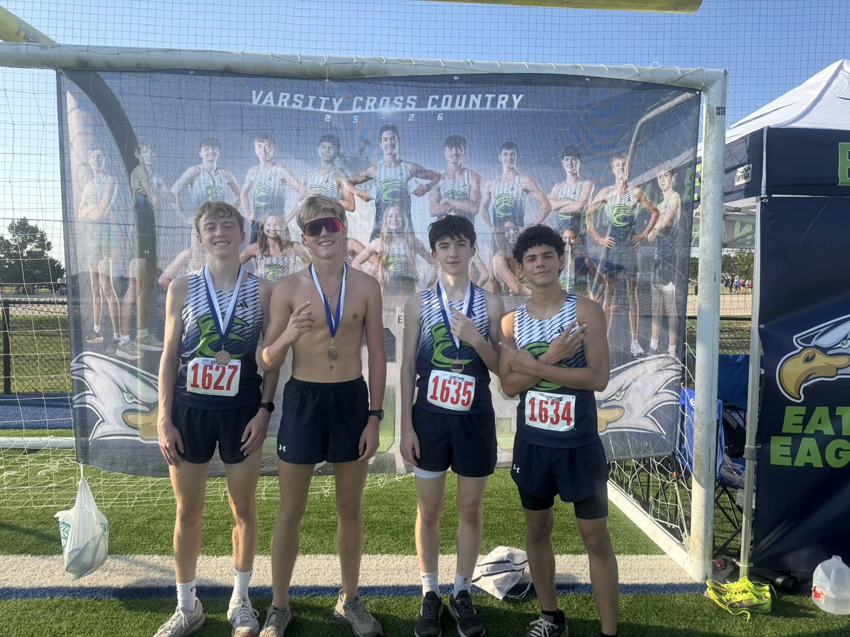 Great morning for the varsity girls (2nd) and boys (1st) at FW Boswell! 4 boys and 2 girls finished in the top 10 individual. Hard work is paying off! Going to be a great championship season for the eagles!!