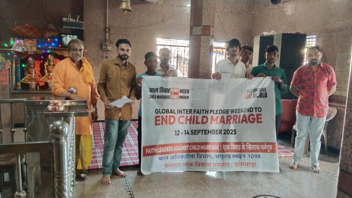 blvsindia's tweet photo. Beneshwar Lok Vikas Sansthan organized awareness programs against child marriage at the historic Arthuna Temple, Navagaon &amp; Agarpura Hanuman Temple  in #Banswara.
🙏 Priests &amp; devotees pledged to end this harmful practice.
#EndChildMarriage #SocialChange @JustRightsIndia https://t.co/bVmcrkgiuE